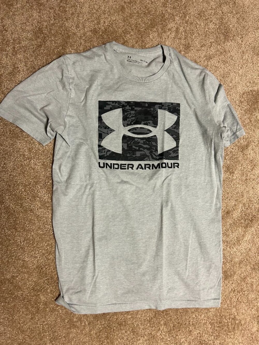 Under Armour loose work out shirt small gray